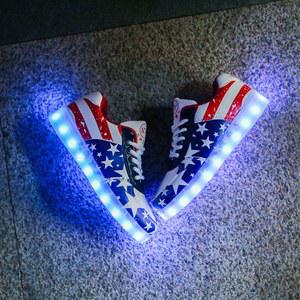 위한 빛나는 운동화 캐주얼 신발 남성을위한 빛나는 신발 패션 플랫 러닝 운동화 LED 충전식 커플 신발