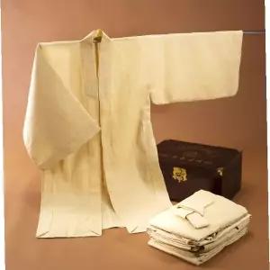 전통 삼베 소재 수의 세트 고급 섬유 장례 의복 한복 형태 예복 안동 지역 특산