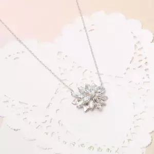 스노우 플라워 스와로브스키 크리스탈 제작 목걸이 WFFG4VN