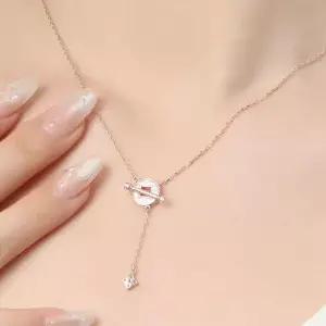 (비쥬홀릭) 실버925 골드도금 문라인 토글바 목걸이 WFF9F5C