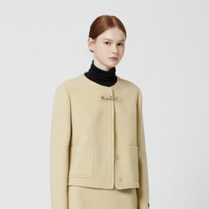 [AK플라자] [씨씨콜렉트] 라운드넥 버클 장식 크롭 코트_C254MSG351