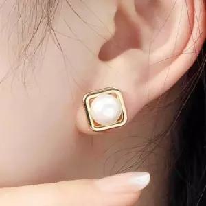 사각 볼드 생일선물진주귀걸이 진주귀걸이 기념일 WFB2D17