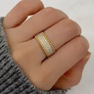 [엘렌쥬얼리] 925실버 트왈라잇 빼를리 큐빅 미스 링 반지