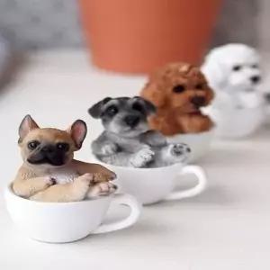 미니 컵 속의 강아지 피규어 장식 소품