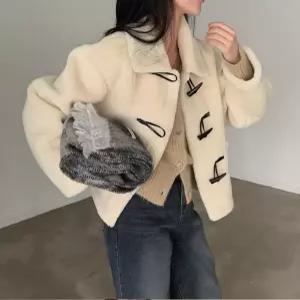 떡볶이 양털 무스탕 덤블 코트