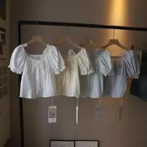 [다잇템] 여자 반소매 잔주름 스퀘어넥 벌룬 SS 휴가룩 블라우스_24544899_588872