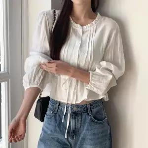 |CHH42B7|여성 크롭 긴팔 블라우스 셔링 디자인 데이트룩