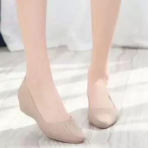 여자 2컬러 로우굽 방수효과 미들힐 셔링 포인트 구두 WFFIFC9