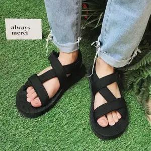 남녀공용 데일리 여름 베이직 샌들 엑스 스트랩 버클 WFE5F89