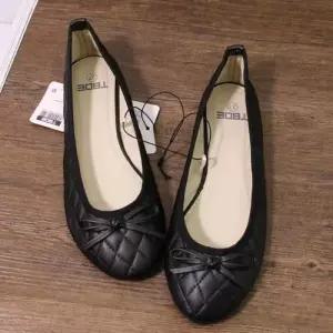 편안한 리본 장식 패턴 무광 여성 플랫슈즈 WF8A9F5