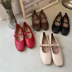 길이조절 버클 스트랩 로우굽 데일리 디자인 펌프스 WE7F9C3