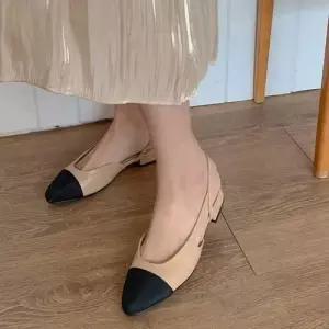 블랙 투톤 앞코 스퀘어절개라인 로우굽 슬링백힐 WE7C6DB