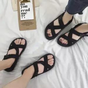 남여공용 심플 아쿠아슈즈 여름 스포티 샌들 커플샌달 WE62E5C