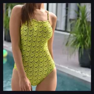 예쁜 수영복 브랜드 여자 강습 여행 옐로우꽃 플라워가든 데이지 귀여운수영복 타이트핏 유니크