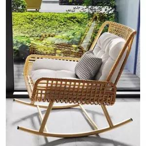 라탄 흔들의자 베란다 카페 베이지 무중력 발코니 인테리어