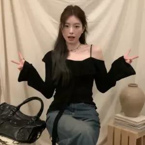 [하프클럽/다잇템]여성슬림볼드숄더나팔소매티