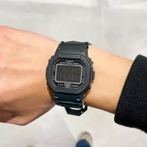 카시오 지샥 NEW CLOTH BAND 시리즈 손목시계 워치 DW-5600MNC 1JF