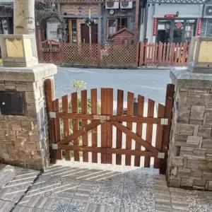 싱글문 울타리 대문 말뚝형 원목 간이 나무 별장 단독 쪽문