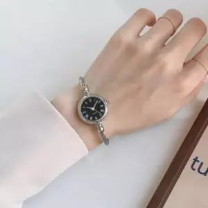 여성 로마숫자 정장 뱅글 미니 원형 손목 시계 블랙