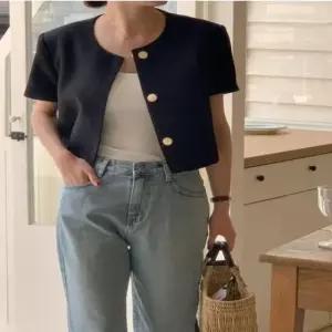 [옷은날개] 여성 3커럴 세미크롭자켓 여름 반팔 포멀 노카라자켓