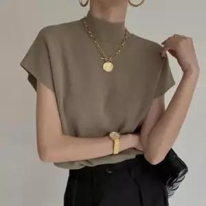 [의류] 데일리용 반팔 숏니트 셔츠 정장 스타일 니트티