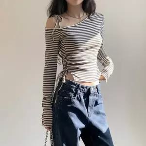 |KHTA1F1|여성 슬림핏 스트라이프 셔링 오프숄더 롱슬리브 티셔츠