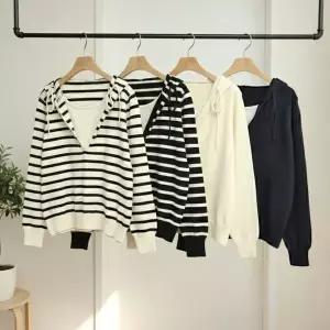 [신세계라이브쇼핑][옷자락] 여자 루즈핏 브이넥 스트라이프 후드 니트 스웨터