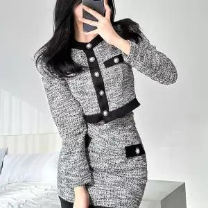 여자 겨울 하객룩 진주 블랙 트위드 배색 자켓_3