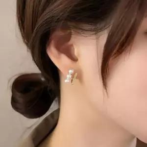 [아트박스]/다잇템 여성 큐빅 패션 실버침 진주 귀걸이