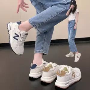 여성 러닝화 통풍 운동화 메쉬 트래킹화 가벼운 신발 카키 네이비 2컬러 230 ~ 250mm