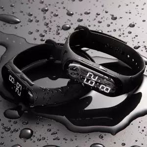 스포츠 등산 레저 방수 LED 터치 디지털 손목 시계 Yju5+3QHT