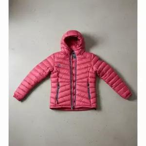 MUST IT_큐뮬러스 CUMULUS 여성 인크레딜라이트 엔듀런스 구스다운 자켓 25FW 오로라 레드