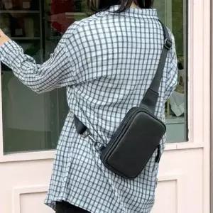 가죽 미니 슬링백 휴대 끈 조절 가능 여행 보조가방 WFFX99N