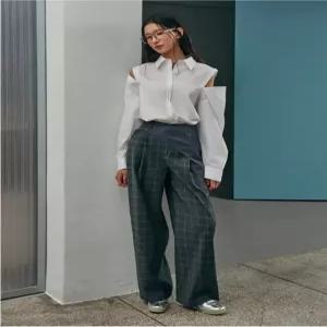 [LAP] 어깨 트임 스트라이프 셔츠 블라우스 AR1WB266