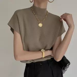 니트 티셔츠 숏 반팔니트 니트티 데일리 여성니트 여름니트 시크한 반목니트티 출근룩 오피스룩 커리우먼