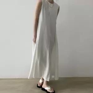 기장감으로 롱한 원피스 실용적인 양포켓 캐주얼 드레스 민소매 편안하고