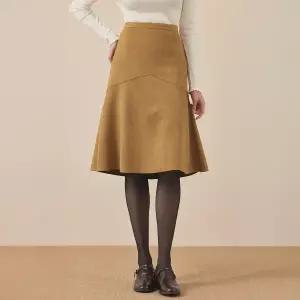 [롯데백화점]매긴 절개스웨이드스커트_PBMF4W1SK8130