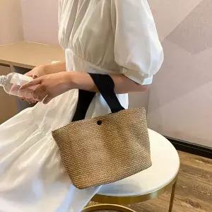 [하프클럽/]미니 휴양지 토트백 라탄 디자인 여름 내추럴 가방