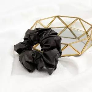 [하프클럽/](엔젤슈슈) 레더 스타일 곱창밴드(브라운) 헤어머리끈