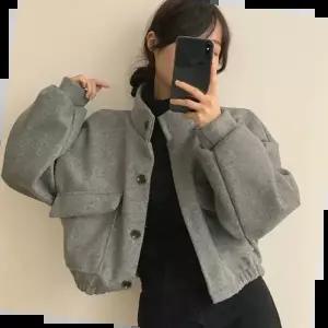 여성 크롭 스타일 가오리핏 디자인 짧은 베이직 코트