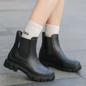 베이직 디자인 적당한 굽 여성용 숏 레인부츠