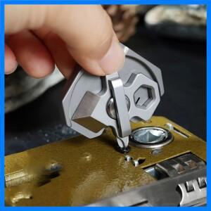 티타늄 합금 휴대용 소형 절단 도구 야외 다기능 휴대용 드라이버 렌치 비상 키 펜던트