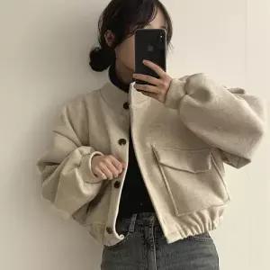 여성 패션 모던한 가오리핏 크롭 코트