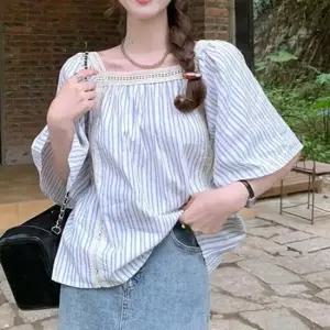 [옷은날개] 스트라이프 반팔 블라우스 레이스 스퀘어넥 넓은소매