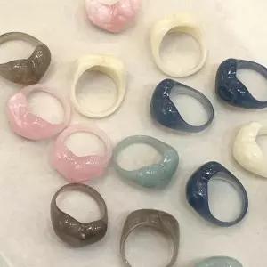 [셀러허브]하트 반지 레이어드 아크릴 자개 호마이카 데일리 포인트 우정 소품 소품샵 애끼 (S35130423)