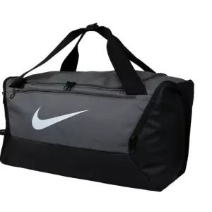 나이키 브라질리아 9.5 스몰 스포츠 더플백 수납력좋은가방 스포츠팀백 스포츠백 축구용가방 활력넘치는