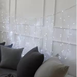 레스토랑 유리문 벽 커튼 미니 전구 트리장식 성탄절데코 조명 성탄절장식 트리조명