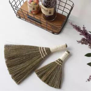 싸리 빗자루 미니어쳐 2개 세트 데코 장식용 거실인테리어 유럽풍소품 소품가게
