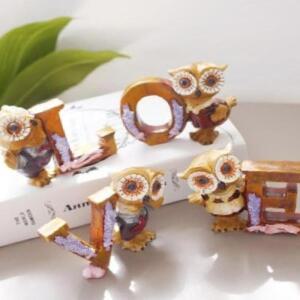 [2개구성] 이니셜 4P 앉은 앉아있는 소품 인테리어 러브 부엉이 품 못난이삼형제 인형 선반 장식 EW9DC70C