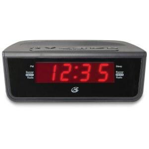 빨간색 LED 디스플레이가 있는 GPX C224B 듀얼 알람 시계 AM/FM 라디오(블랙)